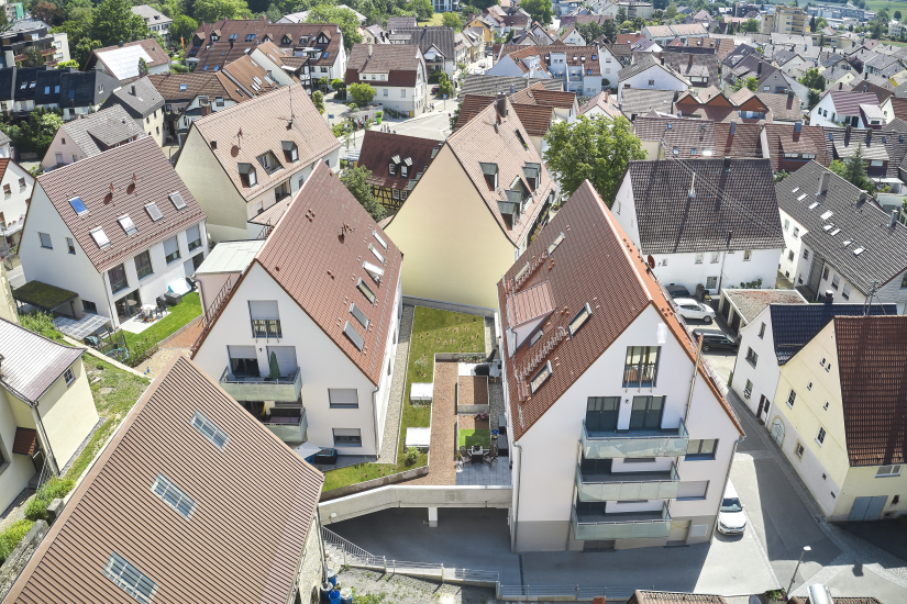 Modern Wohnen im historischen Ortskern von Hirschlanden - luftaufnahme